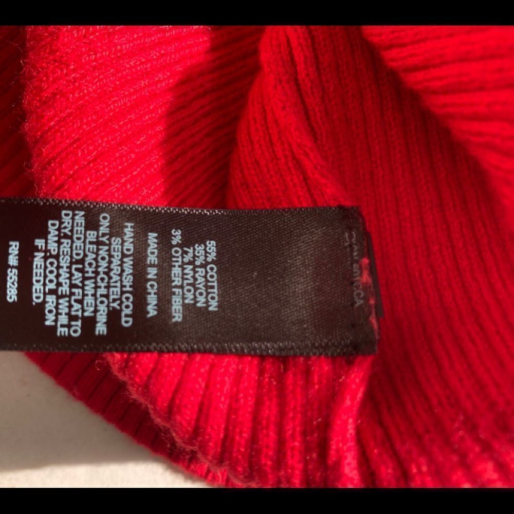Express Ladies Red Sweater Size L. - Picture 4 of 10